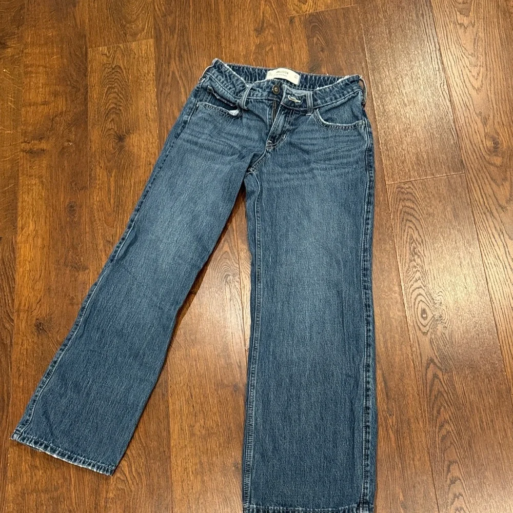 Hollister Women's Straight Leg Jeans in Blue - Picture 1 of 1
